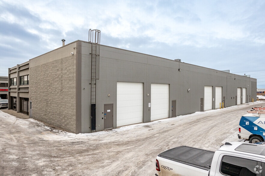 More Photos Of 11779-11781 156th St NW, Edmonton Flex For Sale