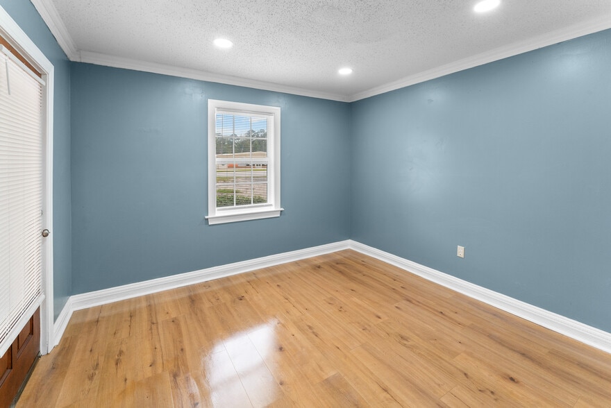 More Photos Of 2605 US Highway 80 W, Savannah Office For Sale