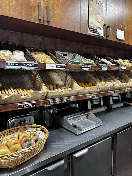 More Photos Of 478 Glen Cove Ave, Sea Cliff Restaurant For Sale