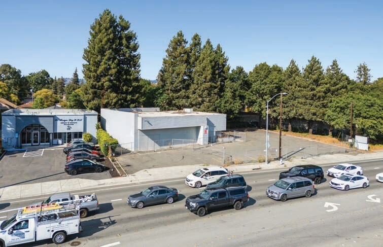 More Photos Of 131 College Ave, Santa Rosa Auto Repair For Sale