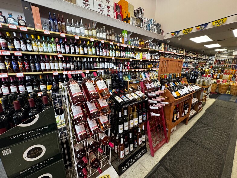 More Photos Of 733 Middle Country Rd, Selden General Retail For Sale