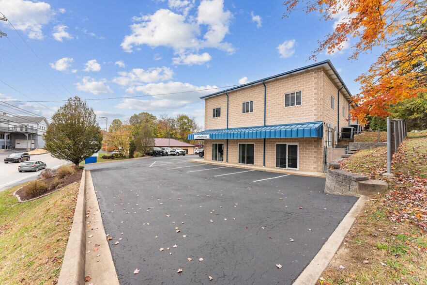 More Photos Of 742 Fairmont Rd, Morgantown Office For Lease