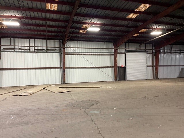 More Photos Of 11765 Darryl Dr, Baton Rouge Warehouse For Lease