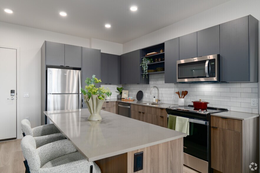 More Photos Of 1390 NE Compton Dr, Hillsboro Multifamily For Sale