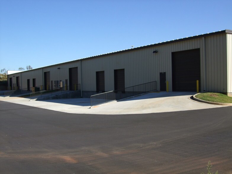 More Photos Of 1650 Redi Rd, Cumming Warehouse For Lease