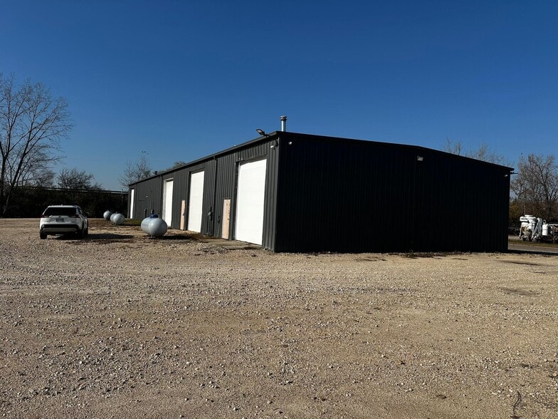 More Photos Of 4240 Lisa Dr, Tipp City Warehouse For Lease