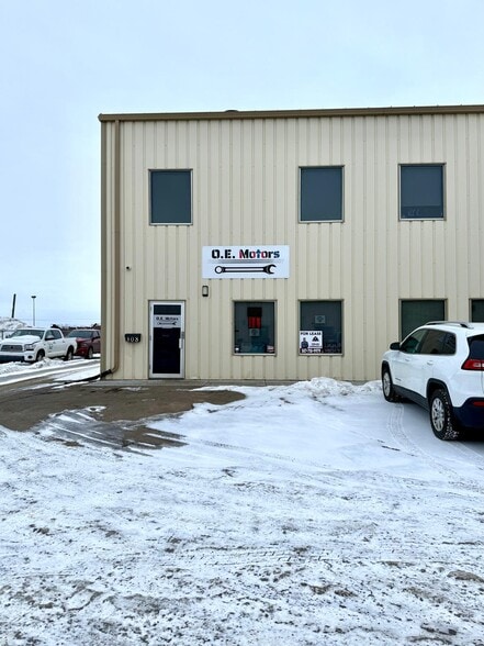 Primary Photo Of 7611 Sparrow Dr, Leduc Warehouse For Lease