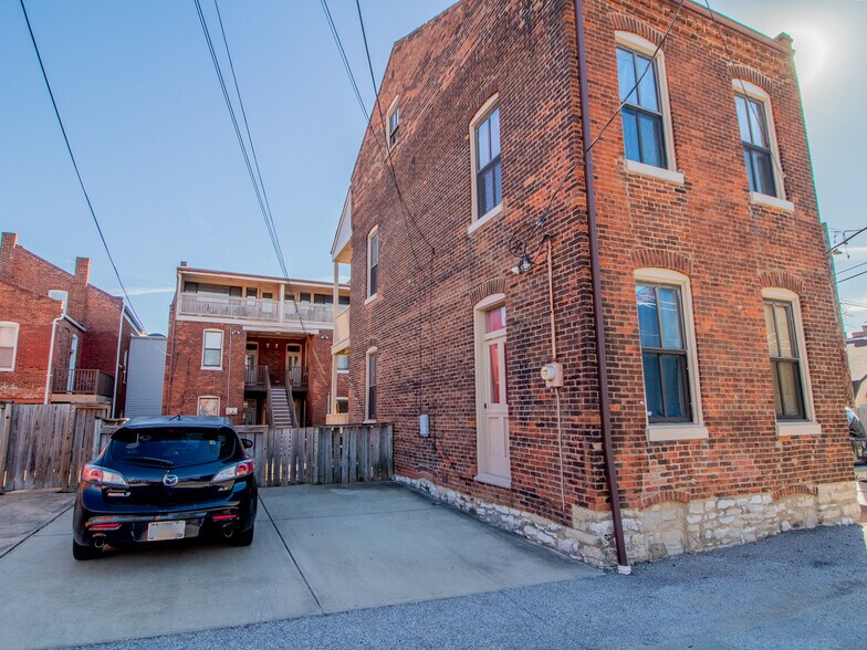 More Photos Of 2007 S 11th St, Saint Louis Apartments For Sale