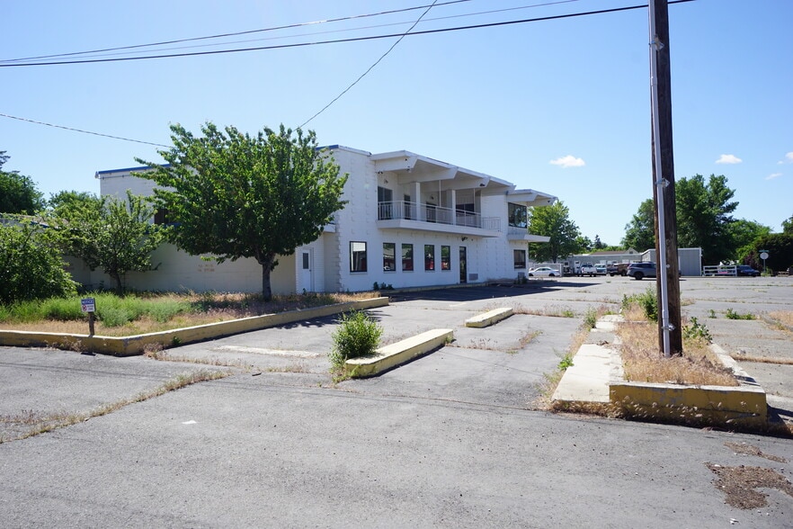 More Photos Of 403 W University Way, Ellensburg Hotel For Sale
