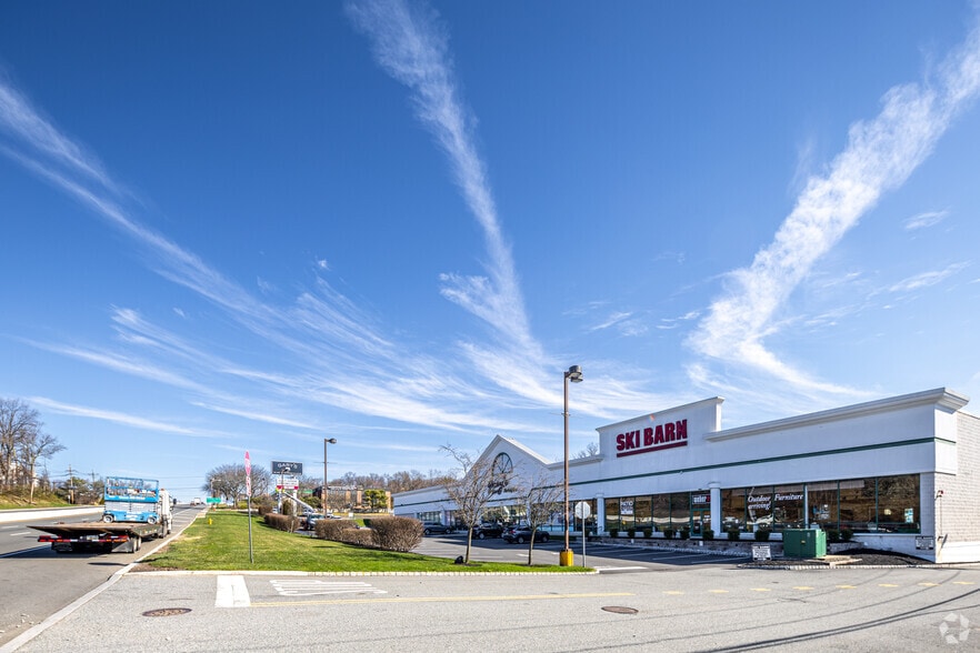 More Photos Of 1308 State Route 23, Wayne Freestanding For Lease