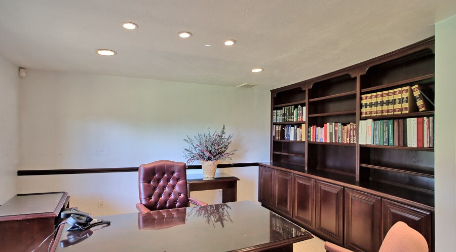 More Photos Of 3333 E Thunderbird Rd, Phoenix Office Residential For Lease