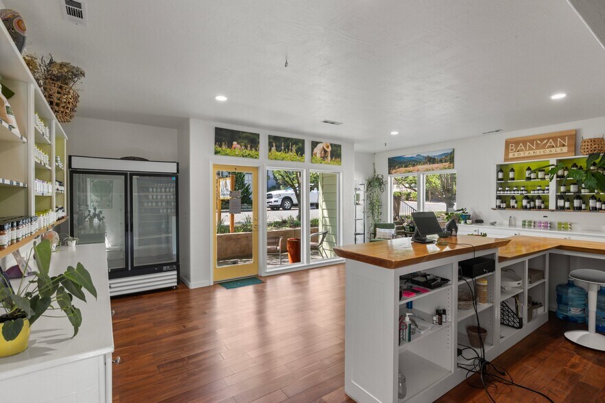 More Photos Of 621-629 A St, Ashland Storefront Retail Residential For Sale