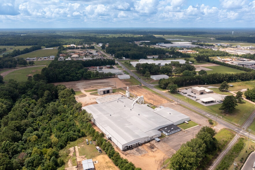 Primary Photo Of 203 Industrial Park Rd, Starkville Manufacturing For Lease