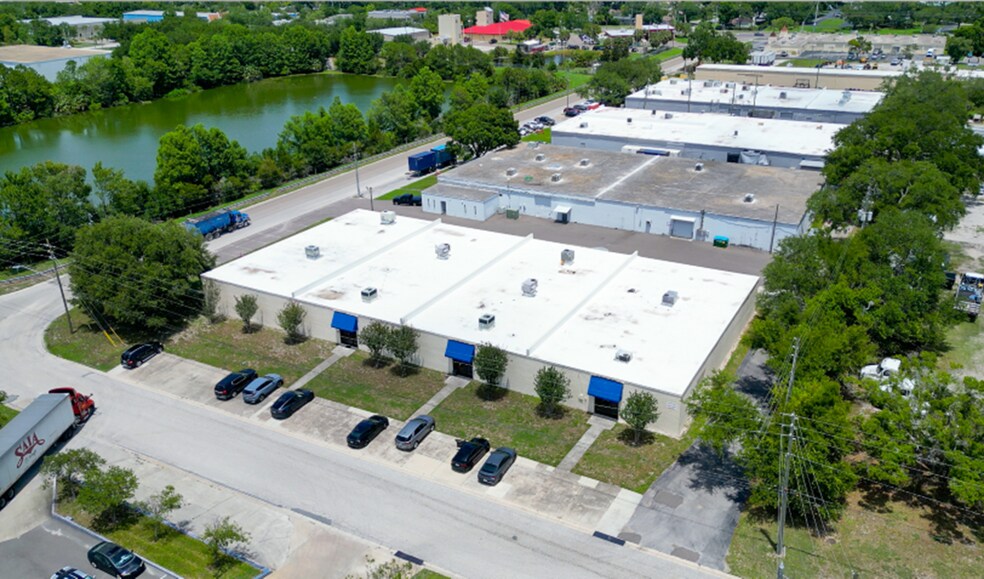 More Photos Of 1603-1605 Sunshine Dr, Clearwater Warehouse For Lease