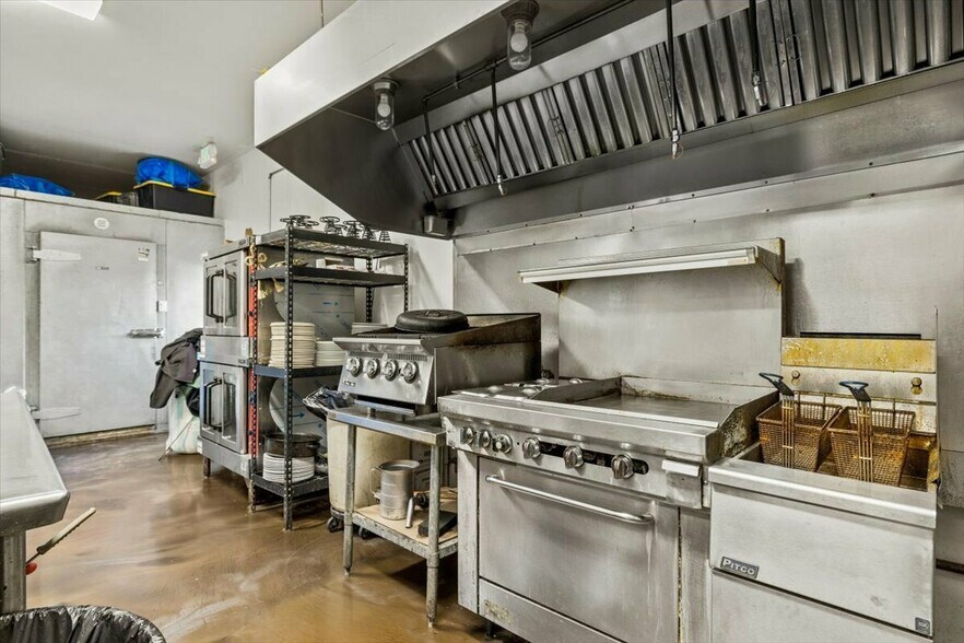 More Photos Of 775 US-310, Deaver Specialty For Sale