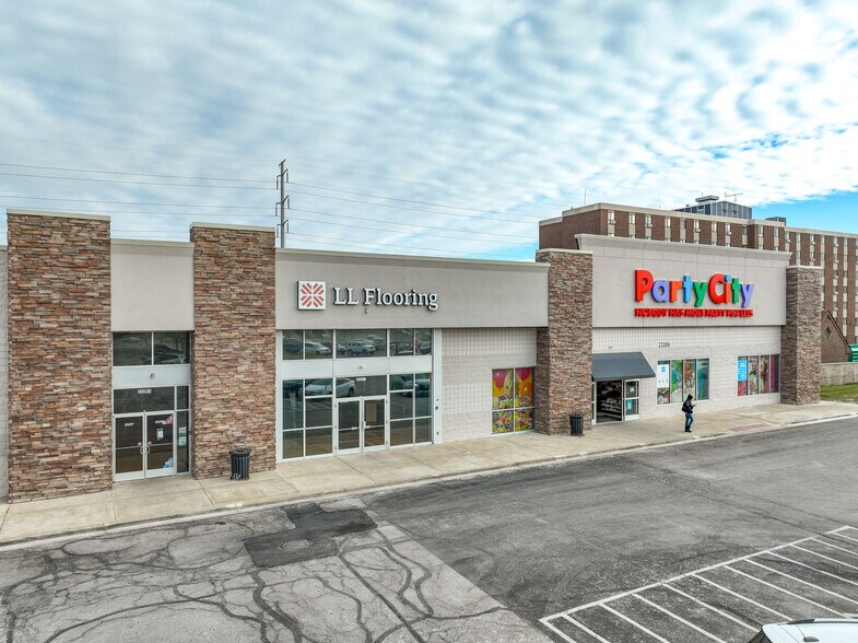 More Photos Of 23267 Eureka Rd, Taylor Freestanding For Lease