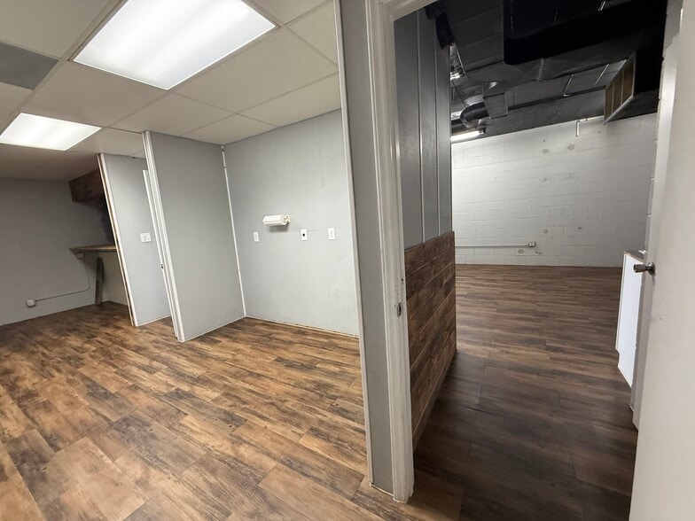 More Photos Of 7010 Doral Dr, Tobaccoville General Retail For Lease