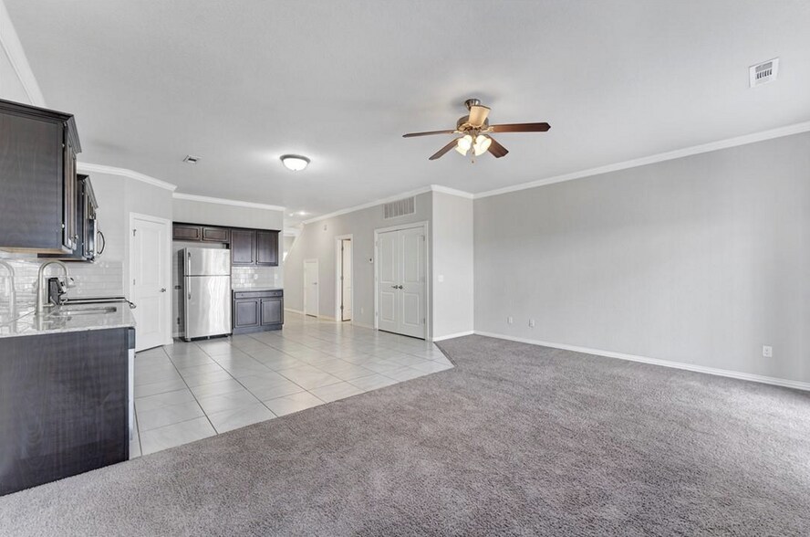 More Photos Of 2755 W Kilimanjaro Way, Rogers Multifamily For Sale