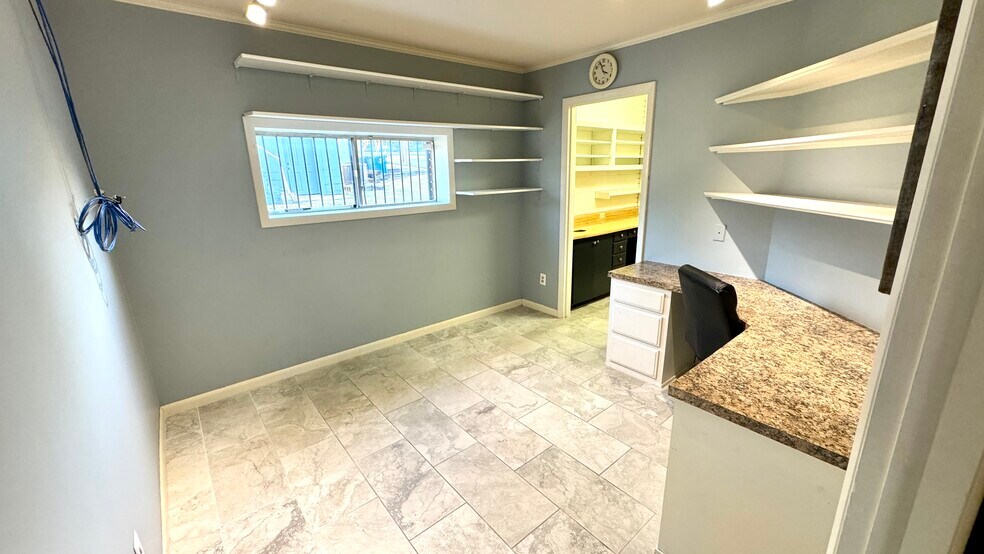 More Photos Of 211 N 5th St, Mcalester Office For Lease