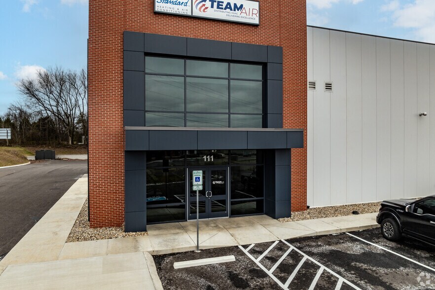 More Photos Of 111 Kapsia Way, Clarksville Warehouse For Sale
