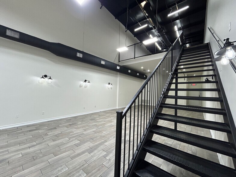 More Photos Of 8218 Casa Verde Rd, Laredo Storefront Retail Office For Lease