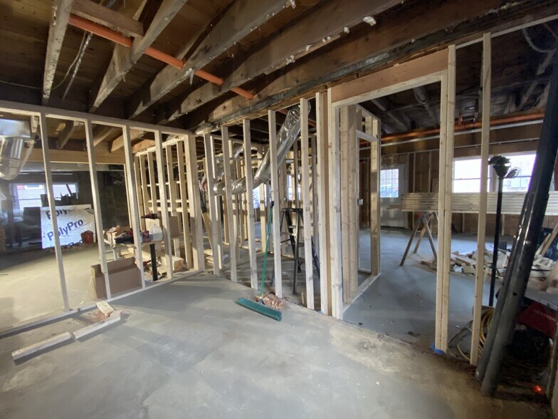 More Photos Of 2 Glendale Dr, Queensbury Office For Lease