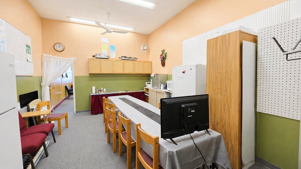More Photos Of 71 Albany Ave, Kingston Storefront Retail Office For Sale
