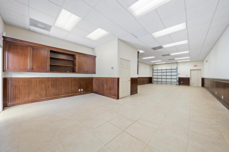 Primary Photo Of 212 N U.S. Hwy 1, Tequesta Warehouse For Lease