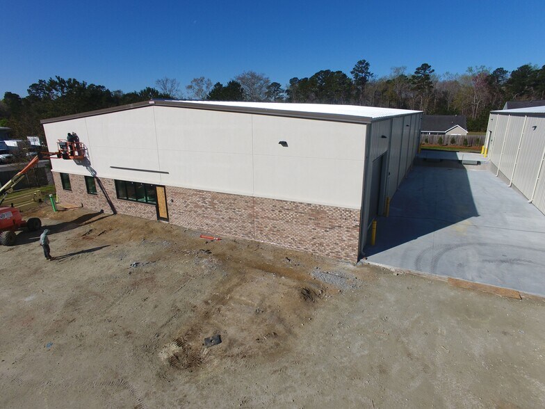 More Photos Of 9517 Hamburg Rd, Ladson Warehouse For Lease
