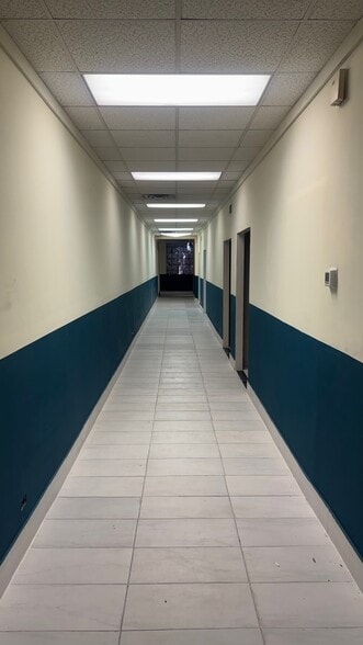 More Photos Of 6120 S Archer Rd, Summit Light Distribution For Lease