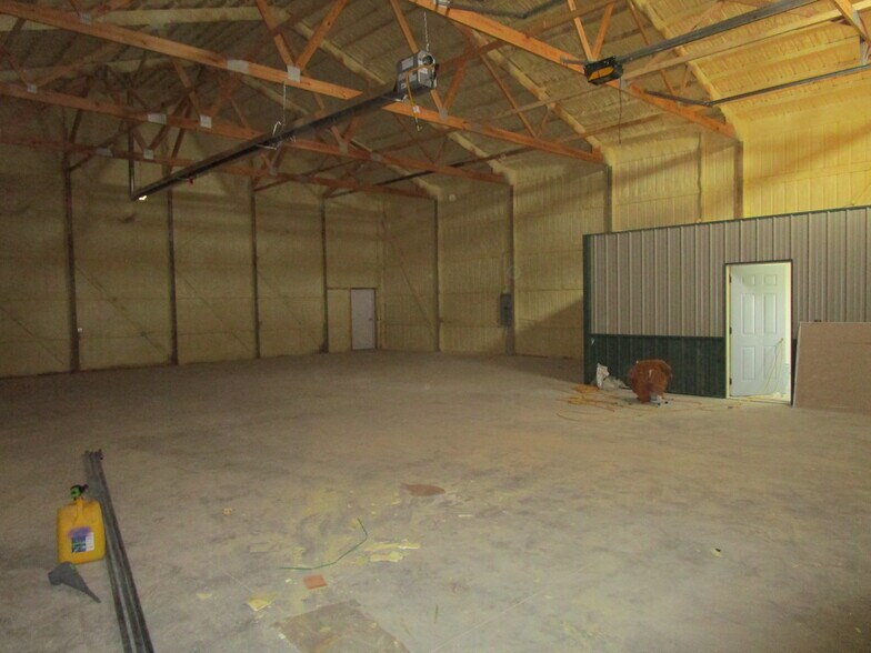 More Photos Of 365 Airlinks Dr, Garden City Industrial For Sale