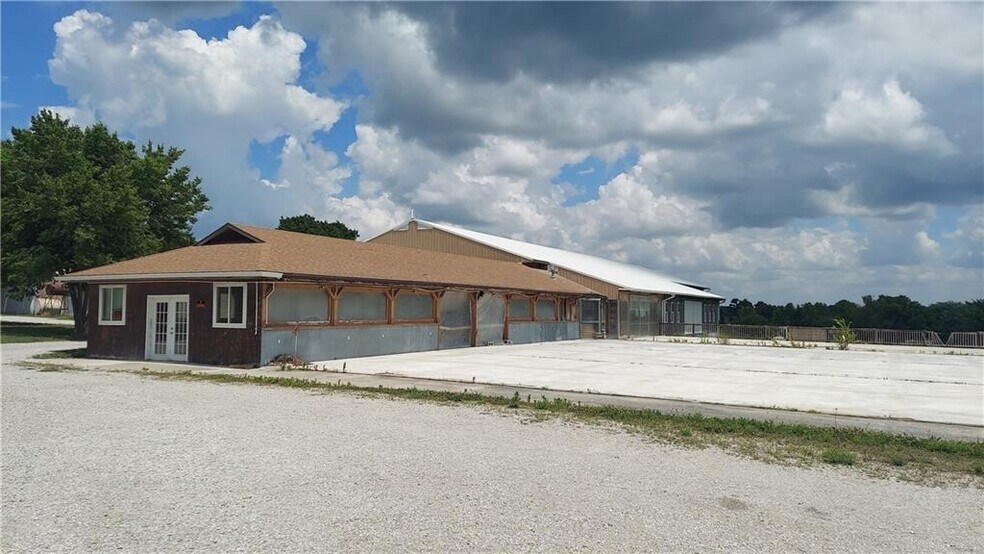 More Photos Of 264 E 2100th Rd, Wellsville Warehouse For Sale
