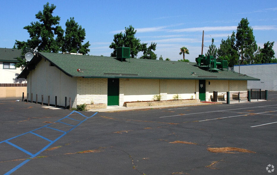 More Photos Of 10380 Central Ave, Montclair Bar For Sale