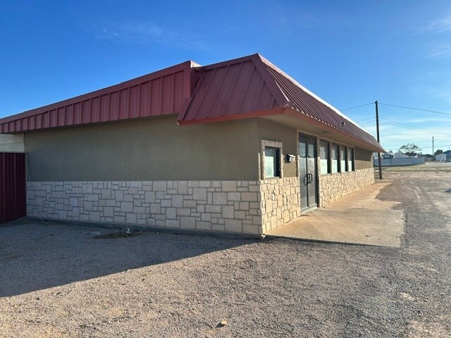 More Photos Of 501 E Broadway St, Andrews Office For Sale