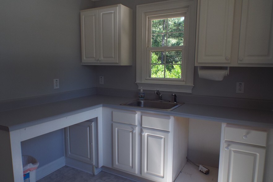 More Photos Of 115 Samaritan Dr, Cumming Medical For Lease
