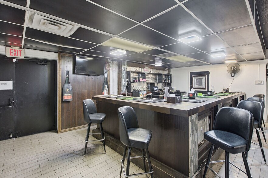 More Photos Of 1175 N Watson Rd, Arlington Hotel For Sale