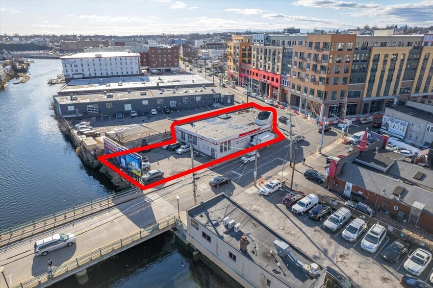 More Photos Of 10 Mill St, Port Chester Freestanding For Lease