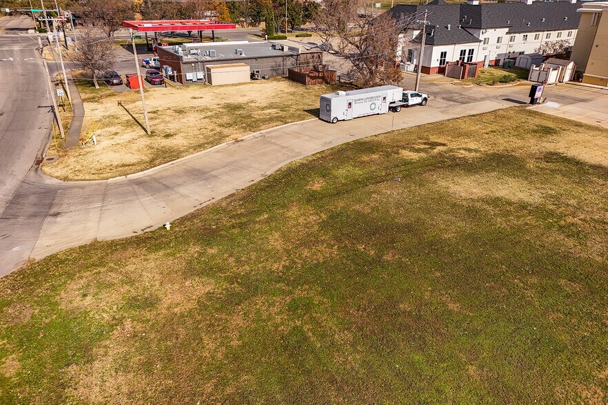 More Photos Of 1+/- Acre on Marcella & Huehl, Salina Land For Sale