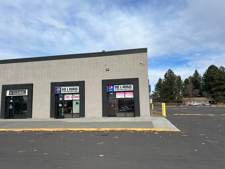More Photos Of 3315 W Court St, Pasco Restaurant For Sale