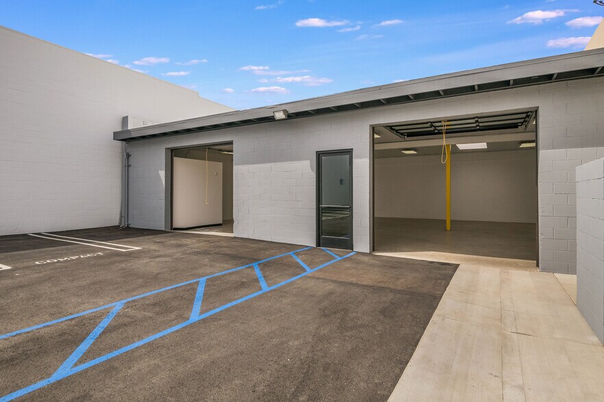 More Photos Of 633 Hindry Ave, Inglewood Warehouse For Sale