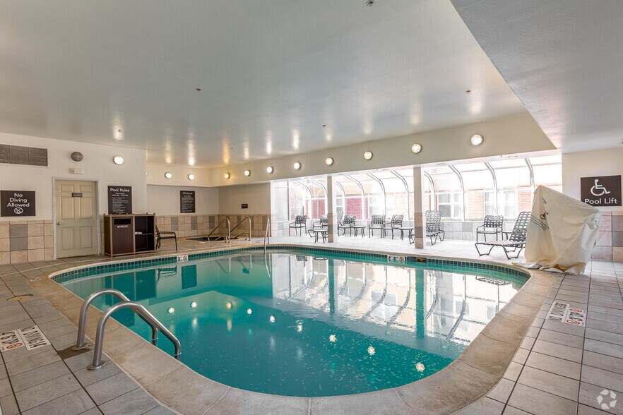 More Photos Of 9169 Markville Dr, Dallas Hotel For Sale