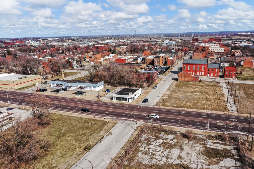 More Photos Of 2600 N Florissant Ave, Saint Louis Flex For Sale