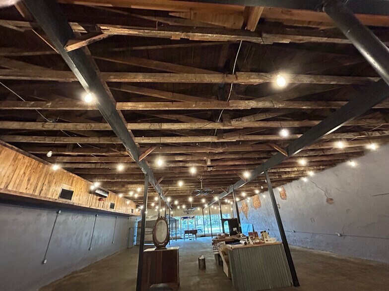 More Photos Of 105 S Main St, Quitman Storefront Retail Office For Sale