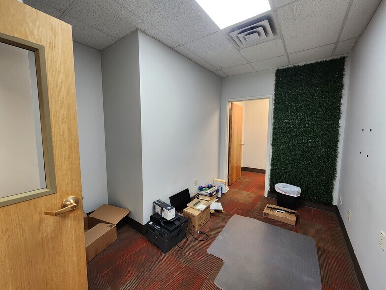 More Photos Of 212 E Manlius St, East Syracuse Freestanding For Lease