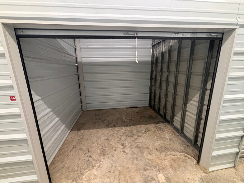 More Photos Of 3003 Scarlett St, Brunswick Office For Sale