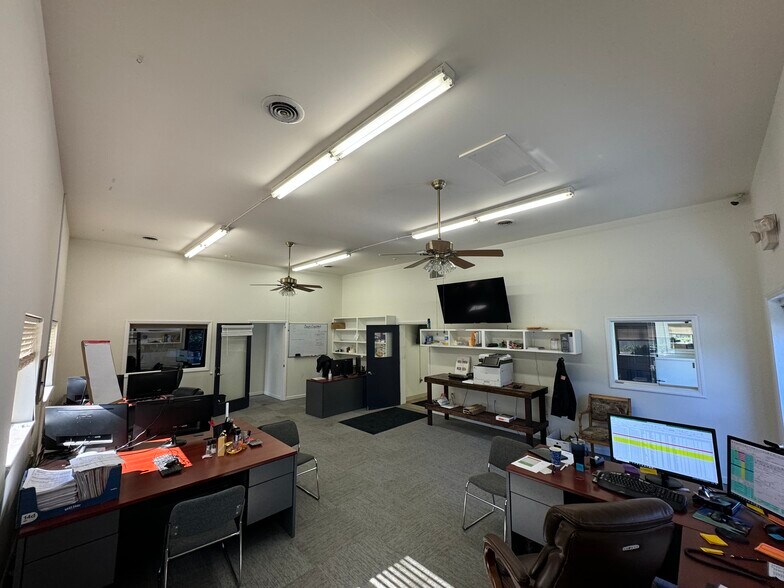 More Photos Of 900 Freedom Dr, Raleigh Warehouse For Lease