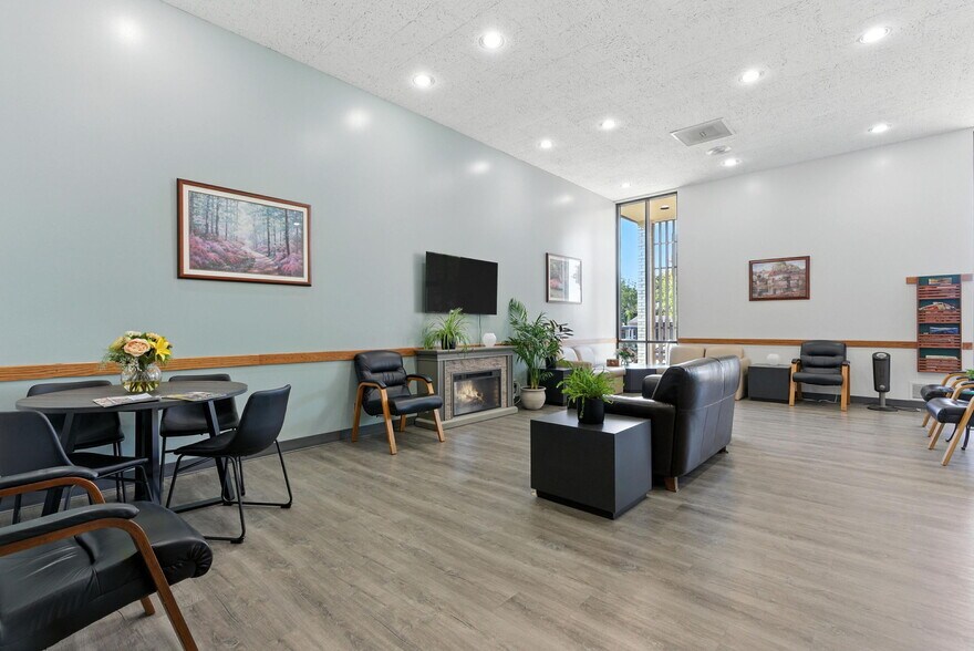 More Photos Of 400 NE Roberts Ave, Gresham Medical For Sale