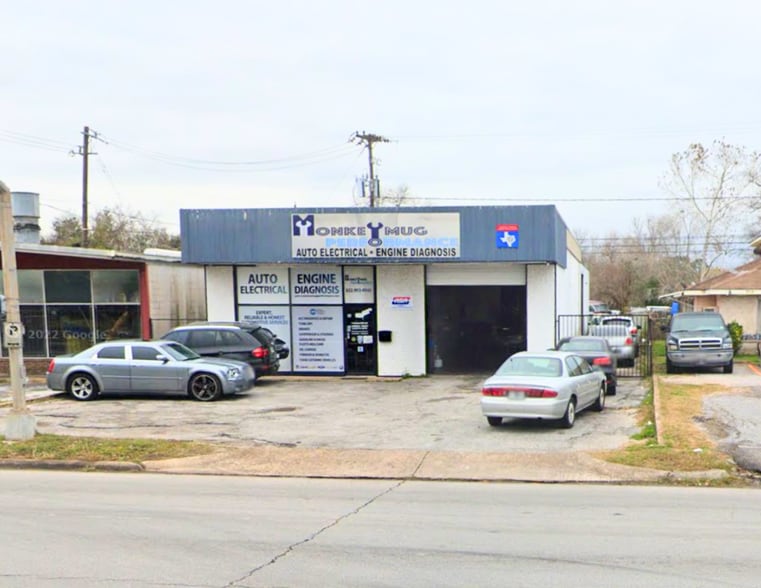Primary Photo Of 7158 Bellfort St, Houston Auto Repair For Sale