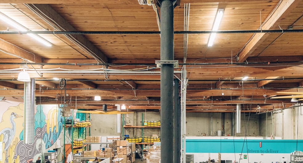 More Photos Of 111-115 SE Yamhill St, Portland Warehouse For Lease