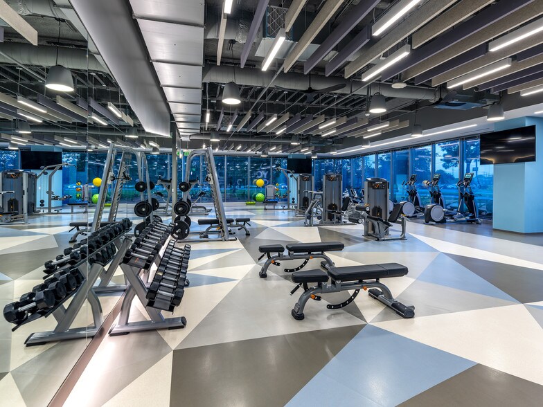 More Photos Of 585 N Dairy Ashford Rd, Houston Office For Lease